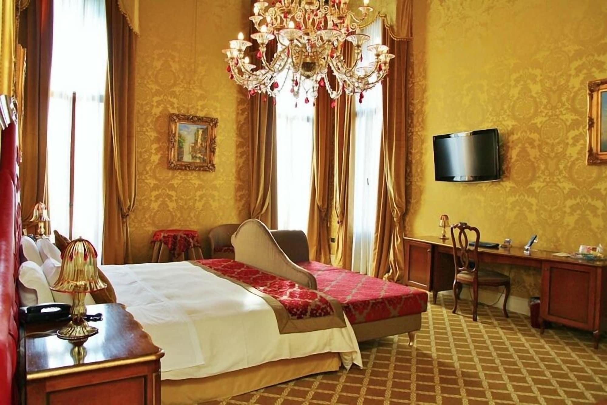 Pesaro Palace Hotel Venecia